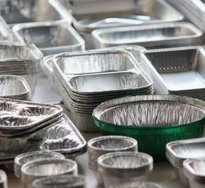 هل يمكن لأدوات المائدة المصنوعة من رقائق الألومنيوم أن تحل محل أدوات المائدة البلاستيكية حقًا؟